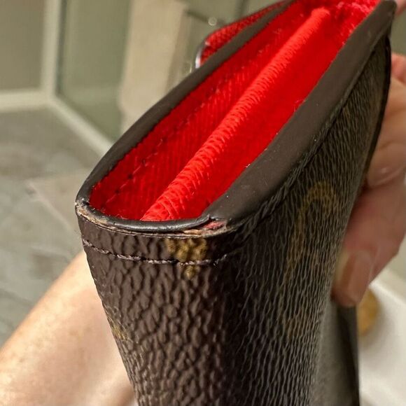 Louis Vuitton Sarah Wallet EUC - Picture 12 of 15